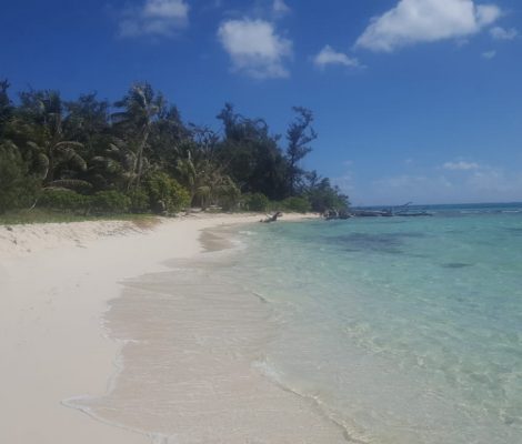 Mariana Islands: empty beach